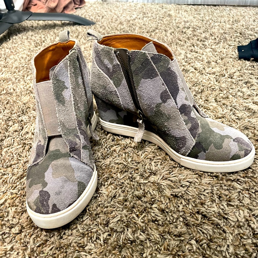Paolo Linea Camo Wedges